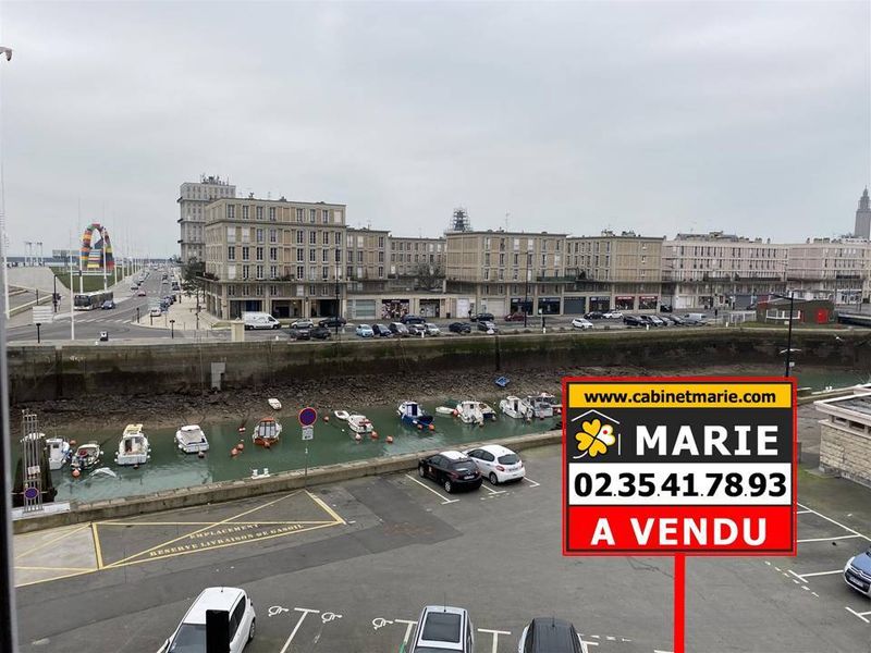 VENDU ! BEL APPARTEMENT volume T3 offrant une agréable vue sur le PORT, situé au HAVRE - secteur ST FRANCOIS (76600)