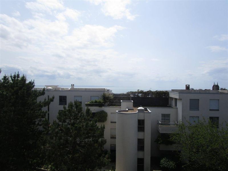 APPARTEMENT T2 avec TERRASSE & VUE MER idéalement situé à SAINTE ADRESSE (76310)
