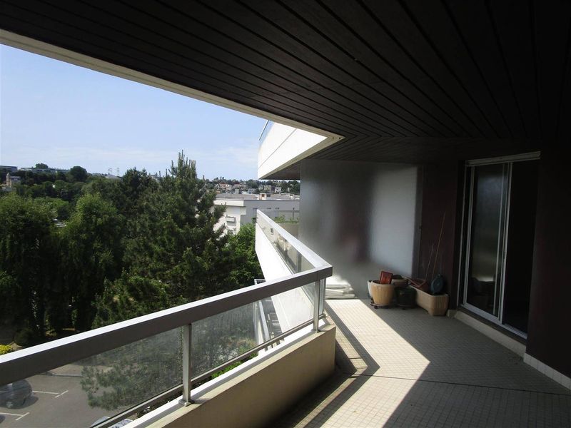 APPARTEMENT T2 avec TERRASSE & VUE MER idéalement situé à SAINTE ADRESSE (76310)
