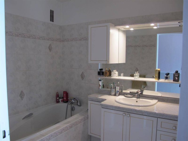 TRÈS BEL APPARTEMENT T4 avec BALCON VUE MER situé au HAVRE - SANVIC (76620)