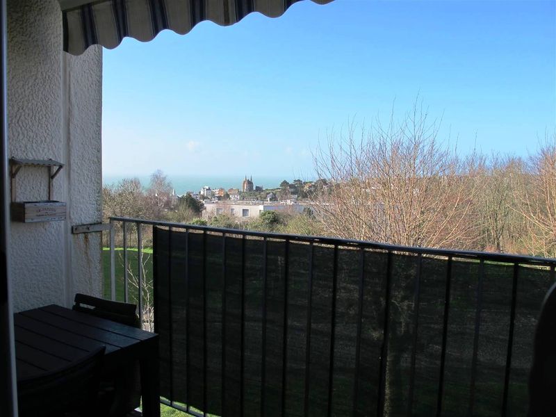TRÈS BEL APPARTEMENT T4 avec BALCON VUE MER situé au HAVRE - SANVIC (76620)