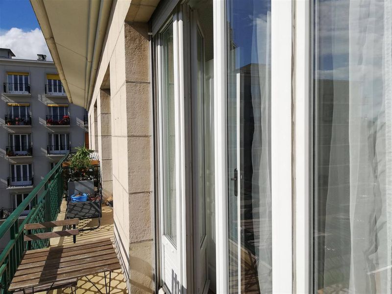 TRÈS BEL APPARTEMENT avec BALCON PLEIN OUEST idéalement situé en CENTRE VILLE DU HAVRE (76600), proche PLAGE