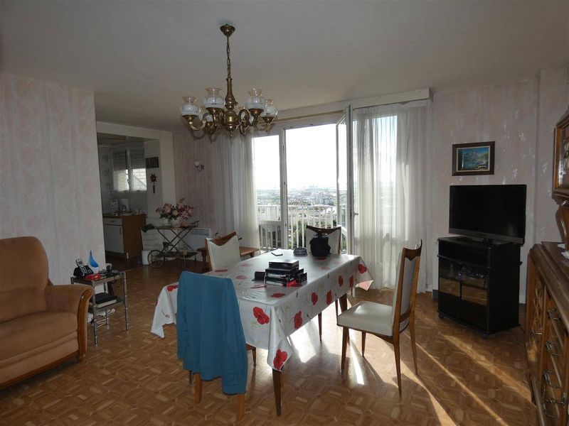 APPARTEMENT T3 avec BALCON + ASCENSEUR + PARKING à vendre au HAVRE - proche PLACE SAINTE CÉCILE (76610)