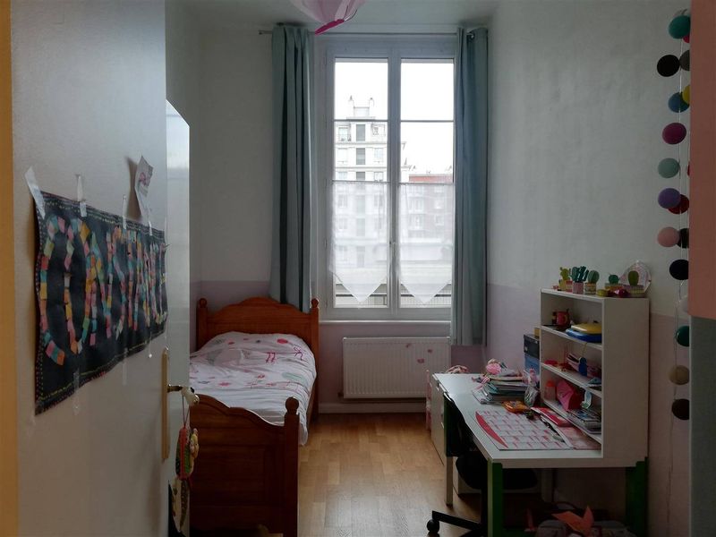 À vendre, APPARTEMENT PERRET T4 en BON ÉTAT situé en CENTRE VILLE DU HAVRE - secteur SAINT ROCH (76600)