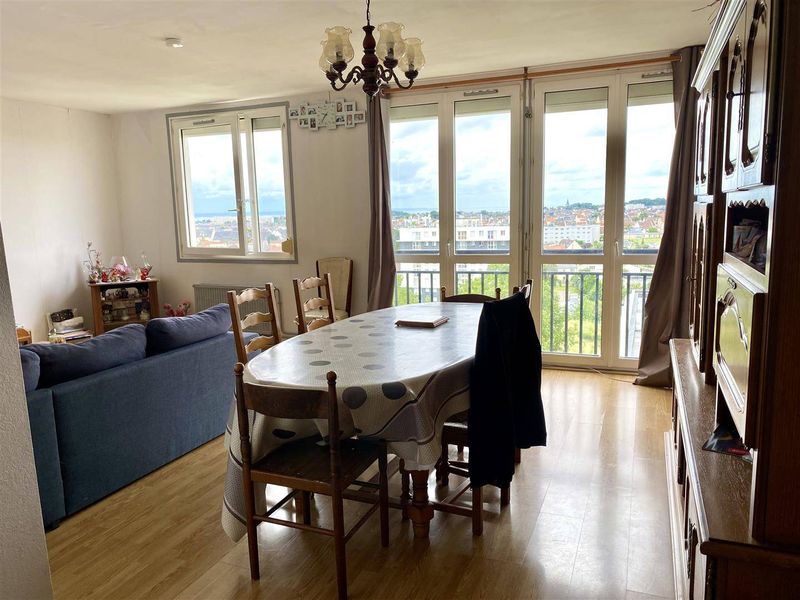 À vendre, SPACIEUX APPARTEMENT T4 avec BELLE VUE DÉGAGÉE situé au HAVRE - secteur proche MONT GAILLARD (76620)