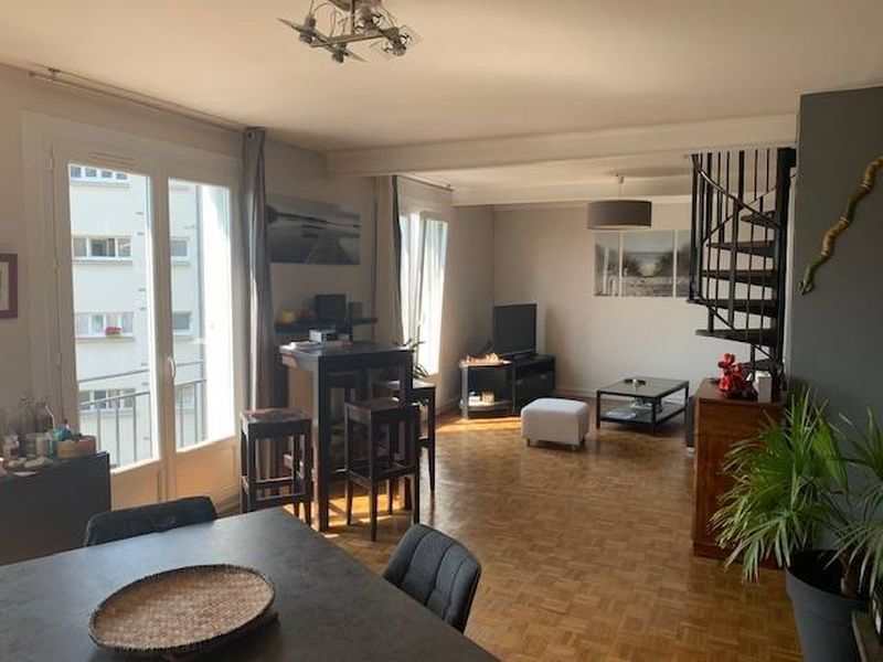 À vendre, APPARTEMENT T4 DUPLEX en BON ÉTAT situé en HYPER CENTRE VILLE DU HAVRE (76600), secteur SAINT MICHEL