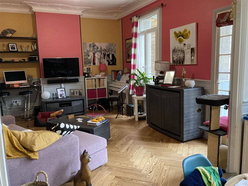 Spacieux APPARTEMENT de style HAUSSMANNIEN situé au HAVRE (76600) sur le secteur COTY, à vendre