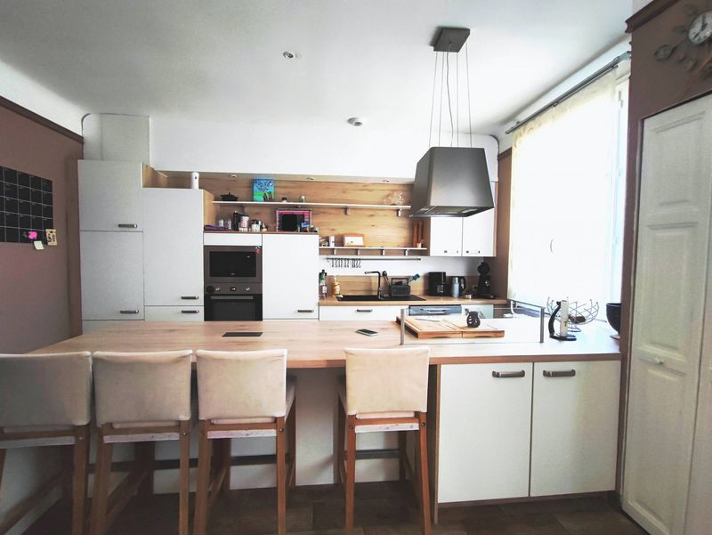 VENDU ! BEL APPARTEMENT ATYPIQUE de PLAIN-PIED sur PARC ARBORÉ situé CENTRE de GRUCHET-LE-VALASSE (76210)