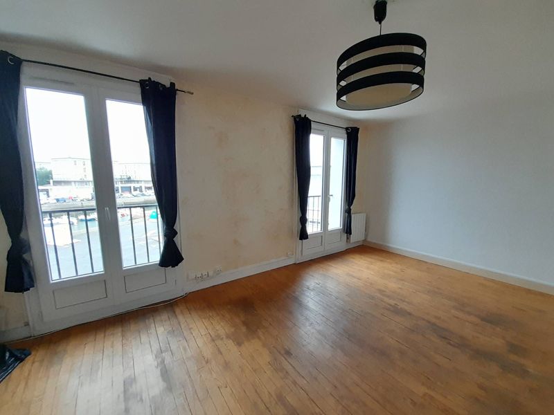VENDU ! BEL APPARTEMENT volume T3 offrant une agréable vue sur le PORT, situé au HAVRE - secteur ST FRANCOIS (76600)