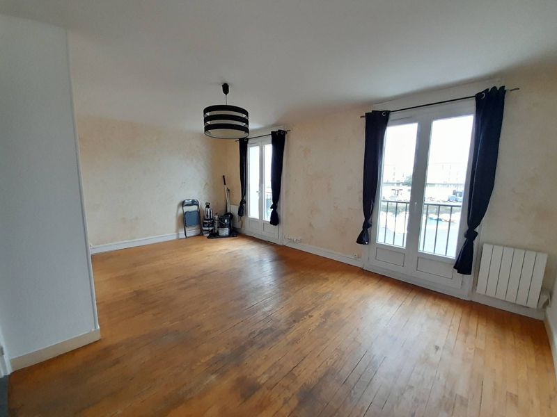 VENDU ! BEL APPARTEMENT volume T3 offrant une agréable vue sur le PORT, situé au HAVRE - secteur ST FRANCOIS (76600)