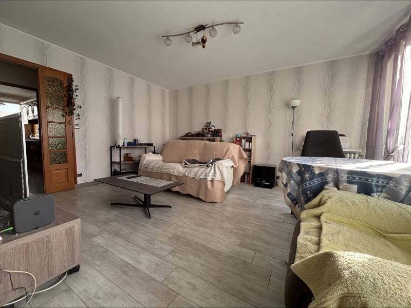 SOUS-COMPROMIS  ! Appartement BEAU VOLUME T4 avec BALCON bien situé proche futur TRAMWAY au HAVRE (76600) - Graville