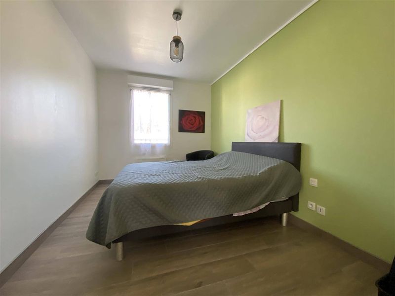 Appartement volume T3 au dernier étage avec BALCON et ASCENSEUR à 2 pas du centre de BOLBEC (76210)