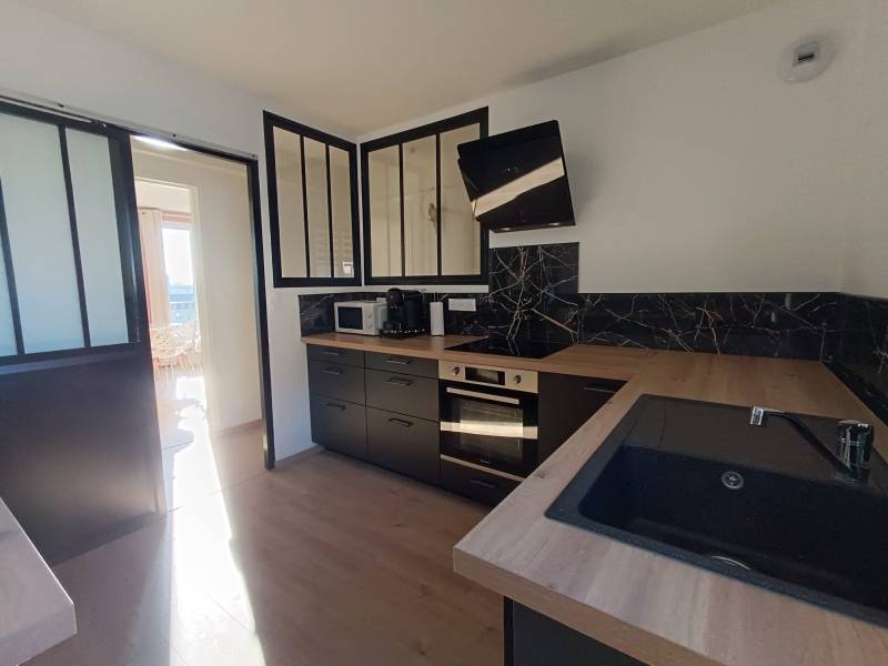 Appartement DUPLEX T4 au dernier étage d'une copropriété entretenue à HARFLEUR (76700)