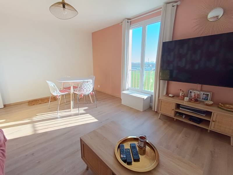 Appartement DUPLEX T4 au dernier étage d'une copropriété entretenue à HARFLEUR (76700)