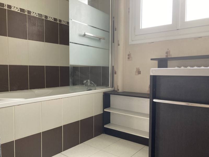 VENDU ! Au cœur du centre-ville, Appartement de 52m² avec BALCON et PARKING secteur St-Michel au HAVRE (76600)