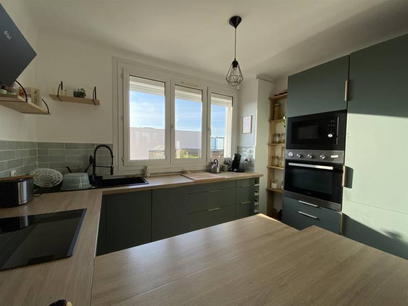 Appartement T4 avec BALCON offrant VUE DÉGAGÉE idéalement situé à 5min à PIED de LA PLAGE au HAVRE (76600)