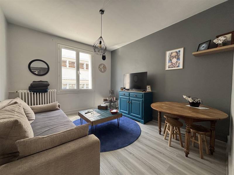 SOUS-COMPROMIS ! Appartement à vendre en TRÈS BON ÉTAT idéalement située en plein CENTRE-VILLE du HAVRE (76600)