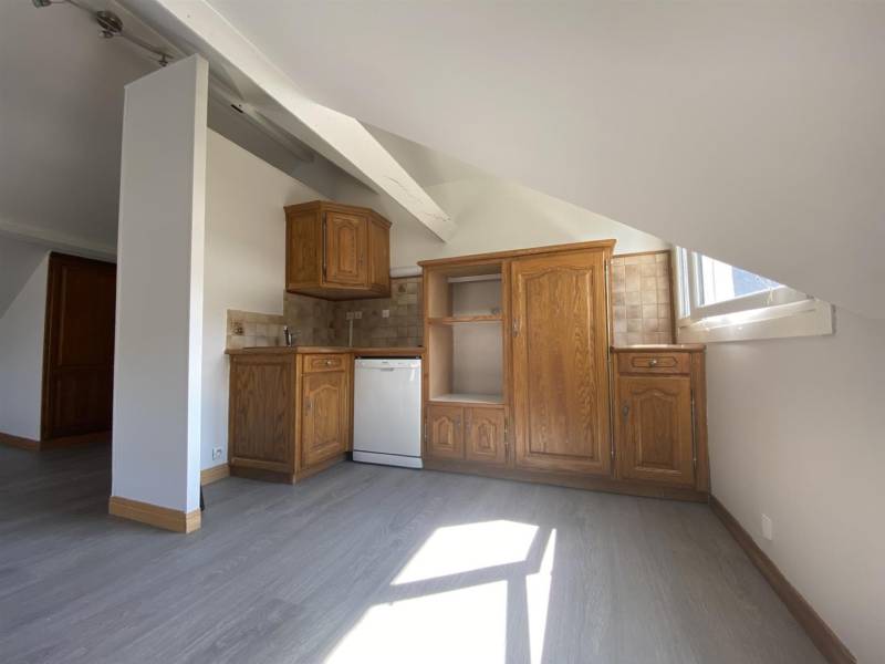SOUS-COMPROMIS ! En BON ÉTAT, Appartement T2 idéalement située dans le centre de MONTIVILLIERS (76290)