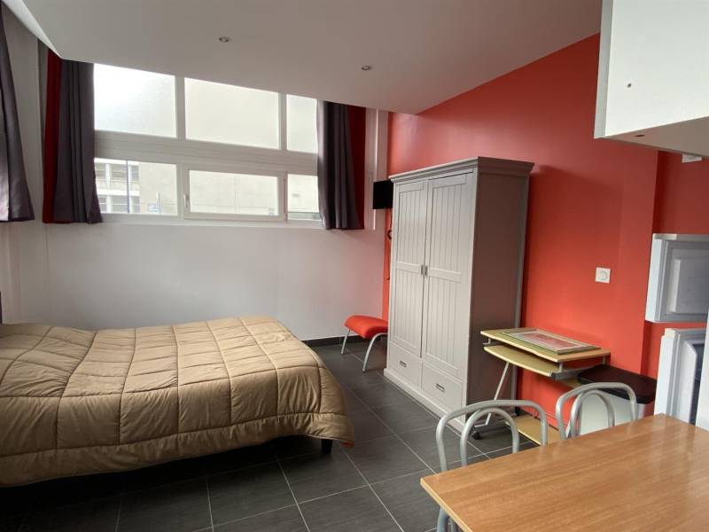 Idéal INVESTISSEUR, 3 STUDIOS meublés environ 25m² en TRÈS BON ÉTAT idéalement situés au HAVRE - LA PLAGE (76600)