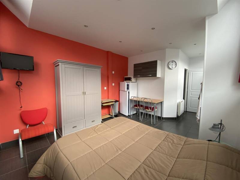 Idéal INVESTISSEUR, 3 STUDIOS meublés environ 25m² en TRÈS BON ÉTAT idéalement situés au HAVRE - LA PLAGE (76600)