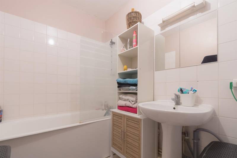 BEL Appartement Volume T5 avec BALCON situé dans le CENTRE-VILLE de SAINT-ROMAIN DE COLBOSC (76430)