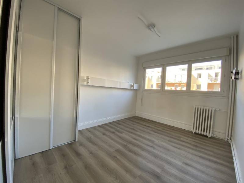 Appartement avec ASCENSEUR, BALCON et GARAGE en PARFAIT ÉTAT idéalement située à Danton - LE HAVRE (76600)