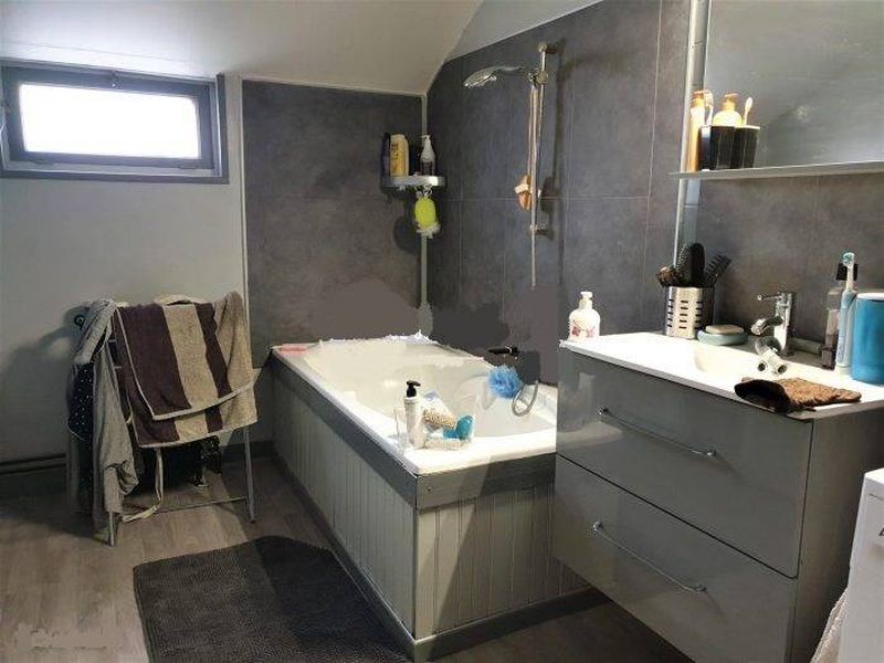 SPACIEUX APPARTEMENT T4 avec GARAGE + COUR situé au HAVRE - SANVIC MAIRIE (76620)