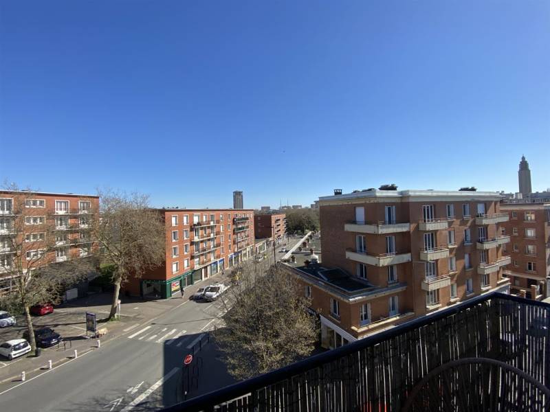 Appartement T4 avec BALCON offrant VUE DÉGAGÉE idéalement situé à 5min à PIED de LA PLAGE au HAVRE (76600)