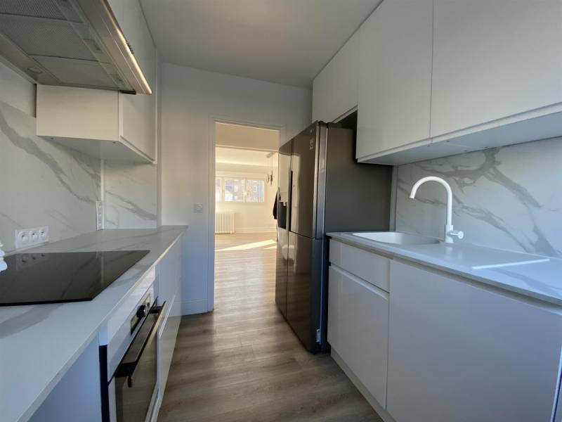 Appartement avec ASCENSEUR, BALCON et GARAGE en PARFAIT ÉTAT idéalement située à Danton - LE HAVRE (76600)