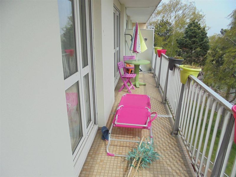 À vendre, SPACIEUX APPARTEMENT T4 avec BALCON et GARAGE situé au HAVRE - MONT GAILLARD (76620)
