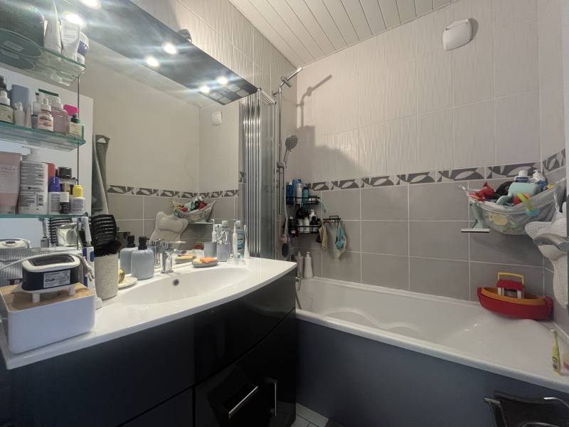 En EXCLUSIVITÉ, Appartement avec TERRASSE et JARDIN très bien situé à MONTIVILLIERS (76290)