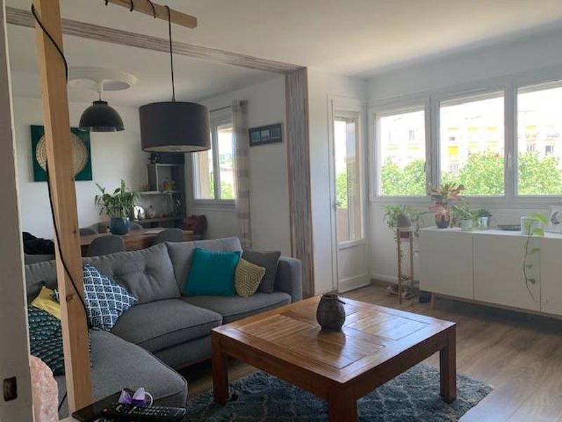 À vendre, BEL APPARTEMENT T2 avec LOGGIA - vue DÉGAGÉE - idéalement situé en CENTRE VILLE DU HAVRE, proche PLAGE