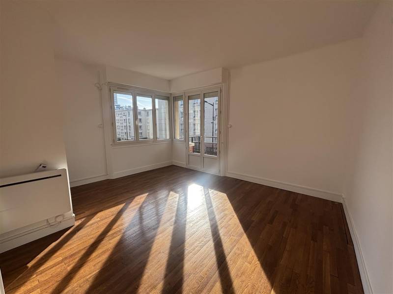 Appartement Volume T3 avec BALCON et ASCENSEUR idéalement situé en Centre-Ville du HAVRE (76600) - Square SAINT-ROCH