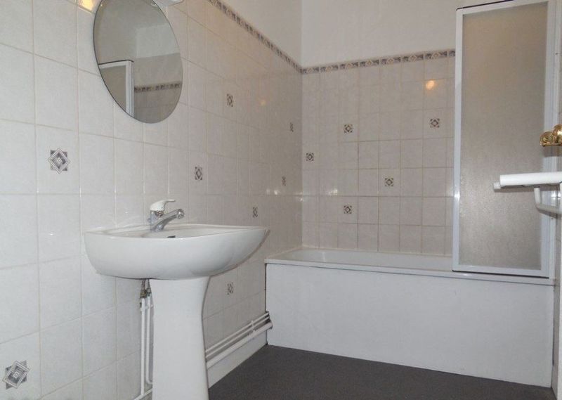 À vendre, APPARTEMENT DUPLEX en BON ÉTAT T3 en PLEIN CENTRE de BOLBEC (76210)