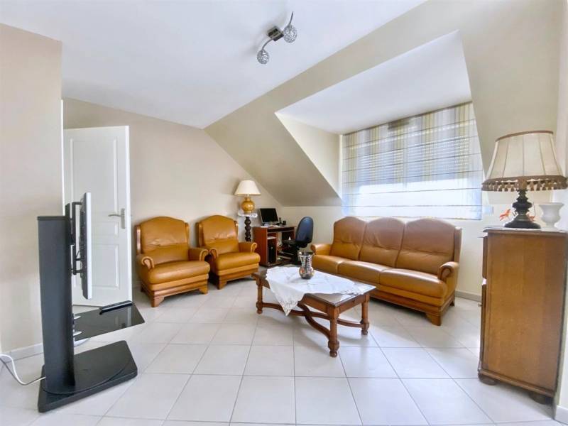 VENDU ! Rare à la vente ! Appartement avec BALCON et ASCENSEUR idéalement situé dans le centre de SAINT-ROMAIN DE COLBOSC (76430)