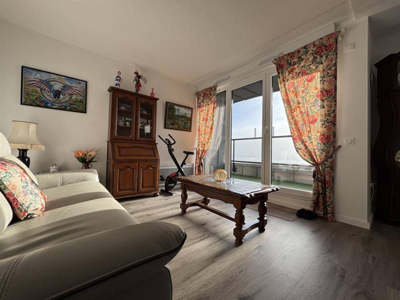Appartement avec ASCENSEUR et BLACON volume T3 en TRÈS BON ÉTAT bien situé place Saint-Nicolas au HAVRE (76600)