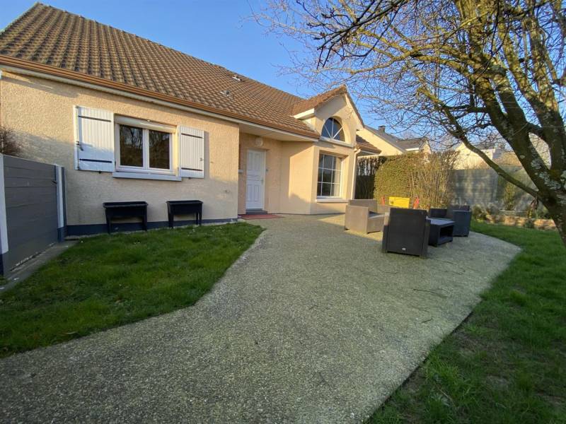 En EXCLUSIVITÉ, Belle Maison PLAIN-PIED total idéalement située à 5min à pied du centre de SAINT-ROMAIN DE COLBOSC (76430