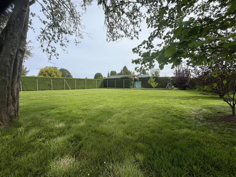 En EXCLUSIVITÉ, Belle parcelle VIABILISÉE environ 770m² à bâtir dans un environnement CALME situé proche de GODERVILLE (76110)