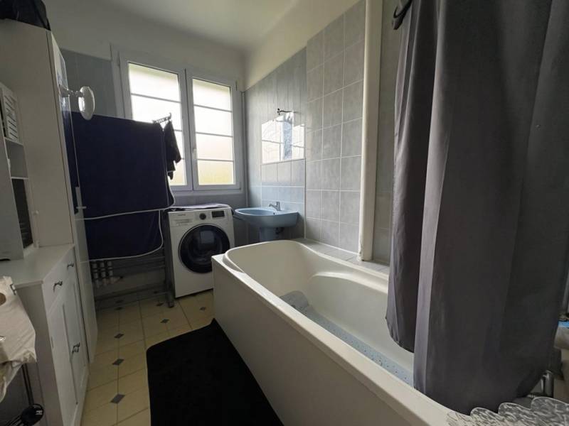 Appartement T3 en BON ÉTAT avec BALCON situé au HAVRE - proche PLACE de GRAVILLE (76600)
